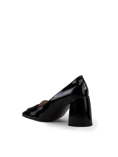 Pumps in pelle lucida nero Coccinelle | E4 RJI 13 01 01001